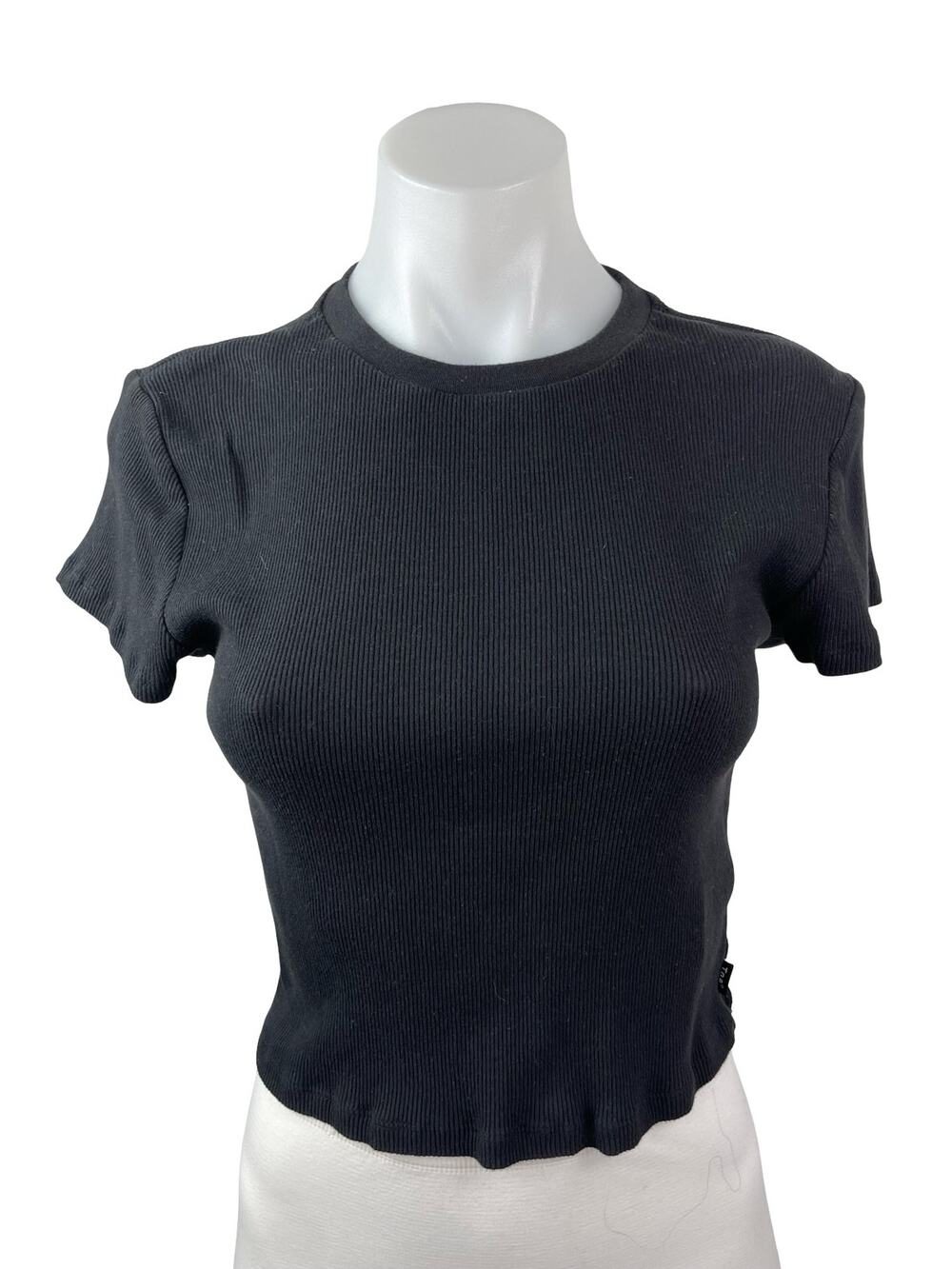 Aritzia TNA Women's Black Ribbed Knit Crew Sculpt Cropped T Shirt Tee Top Size L